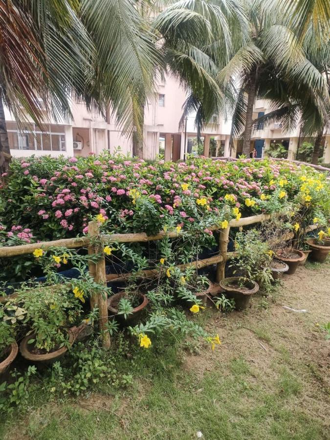 Green Heaven Shree Hotel Puri Exterior photo